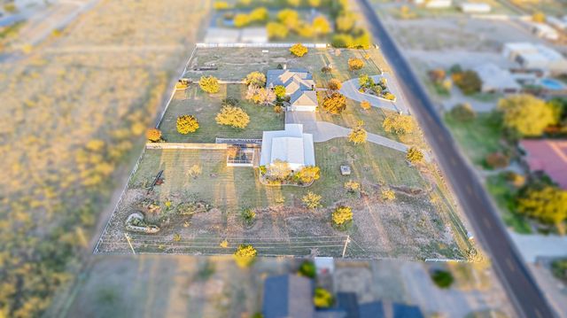 1109 E County Rd 124, Midland, TX 79706