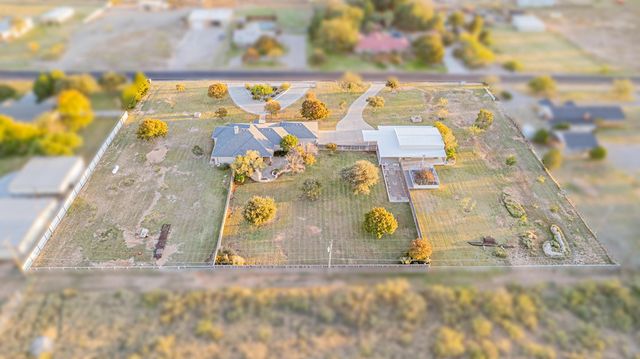 1109 E County Rd 124, Midland, TX 79706