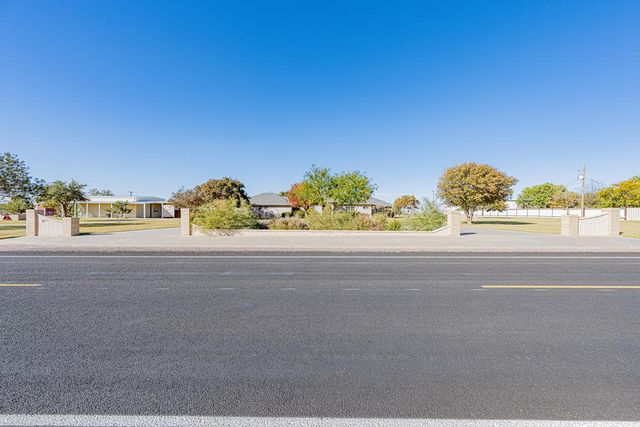1109 E County Rd 124, Midland, TX 79706