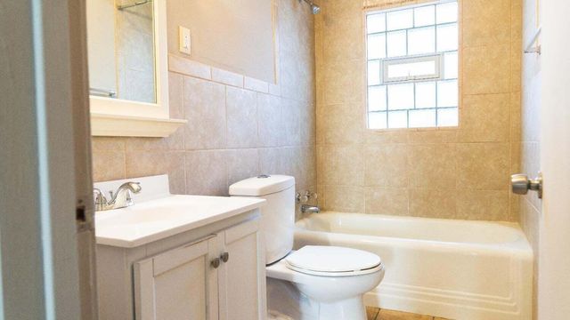 200 W 36th Place, Gary, IN 46408