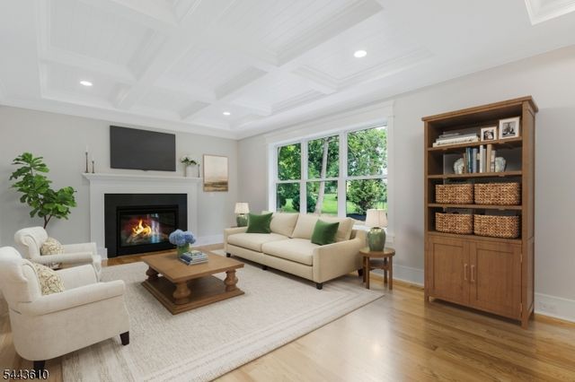 752 Valley Rd, Long Hill Twp., NJ 07933