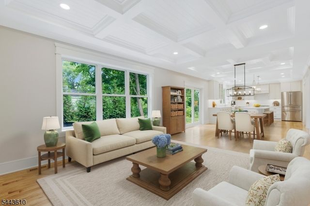752 Valley Rd, Long Hill Twp., NJ 07933