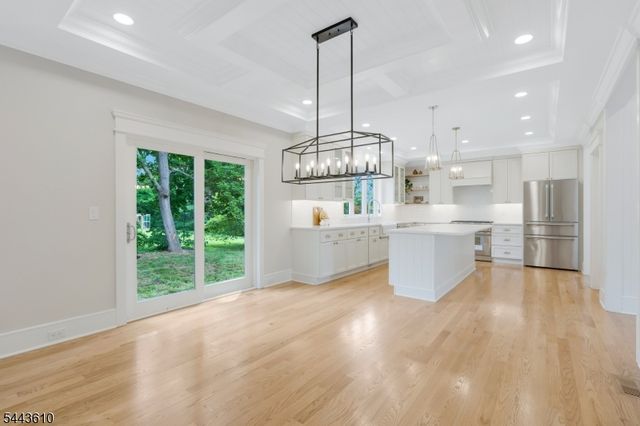 752 Valley Rd, Long Hill Twp., NJ 07933