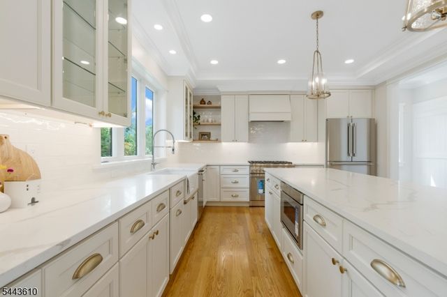 752 Valley Rd, Long Hill Twp., NJ 07933