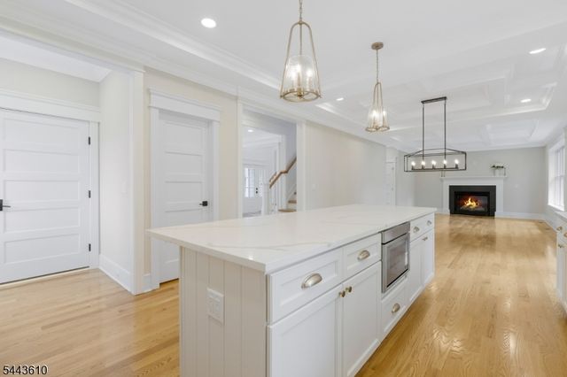 752 Valley Rd, Long Hill Twp., NJ 07933