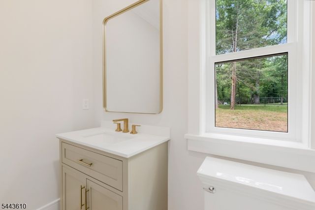 752 Valley Rd, Long Hill Twp., NJ 07933