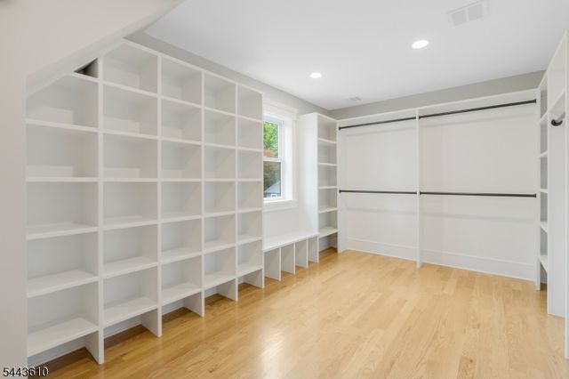 752 Valley Rd, Long Hill Twp., NJ 07933