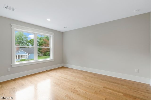 752 Valley Rd, Long Hill Twp., NJ 07933