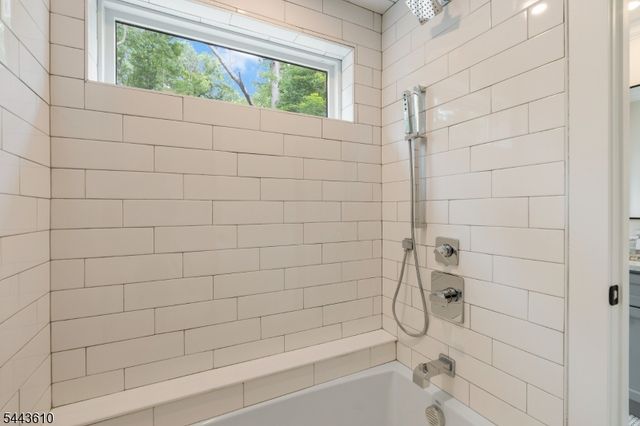 752 Valley Rd, Long Hill Twp., NJ 07933
