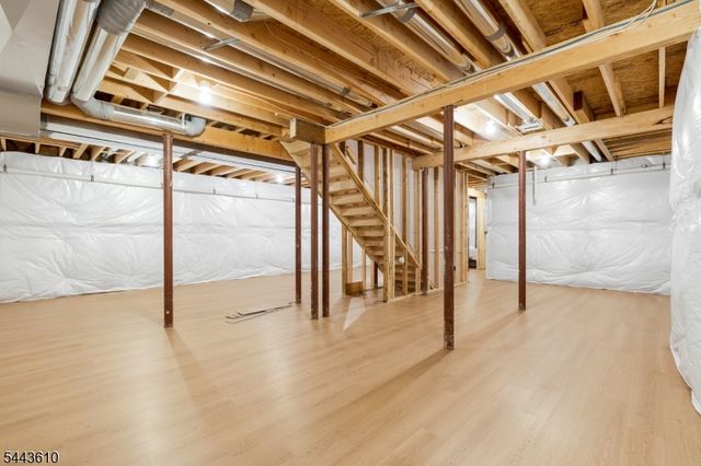 752 Valley Rd, Long Hill Twp., NJ 07933