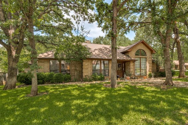 2017 Paddockview Drive, Arlington, TX 76017