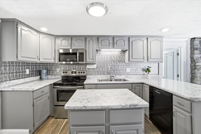 35 Lake Road, Epsom, NH 03234