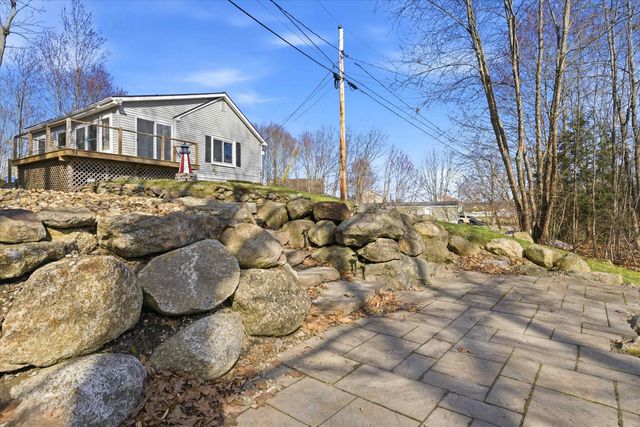 35 Lake Road, Epsom, NH 03234