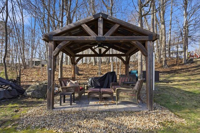 35 Lake Road, Epsom, NH 03234