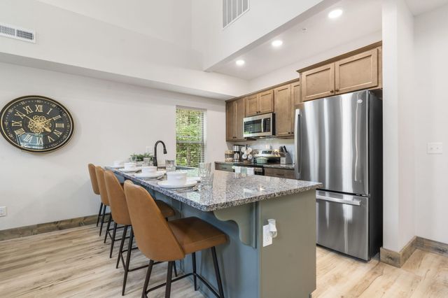 277 Meadow Spring Way, Hollister, MO 65672