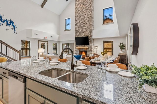 277 Meadow Spring Way, Hollister, MO 65672
