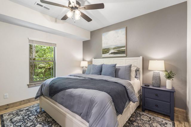 277 Meadow Spring Way, Hollister, MO 65672