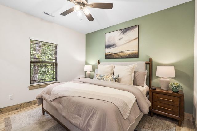 277 Meadow Spring Way, Hollister, MO 65672