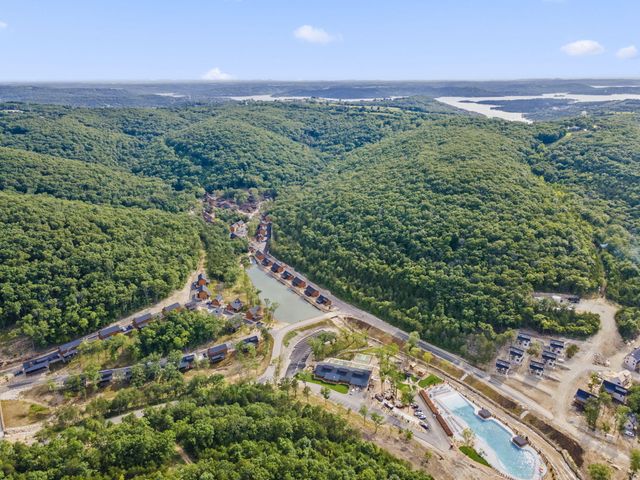 277 Meadow Spring Way, Hollister, MO 65672