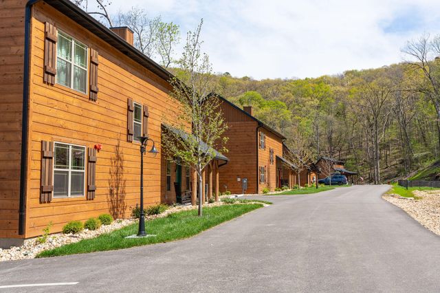 277 Meadow Spring Way, Hollister, MO 65672