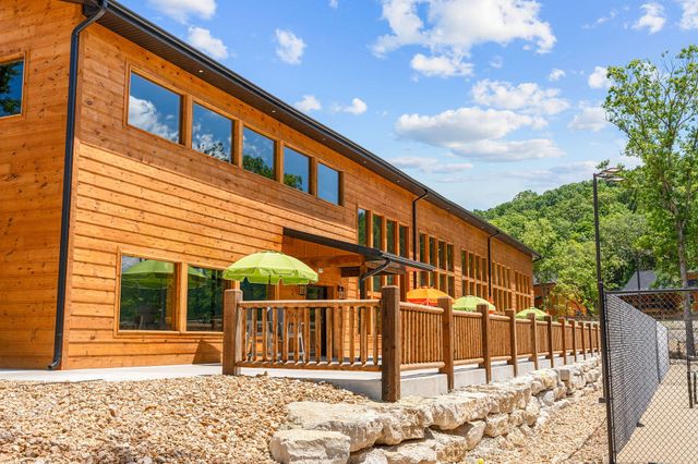 277 Meadow Spring Way, Hollister, MO 65672