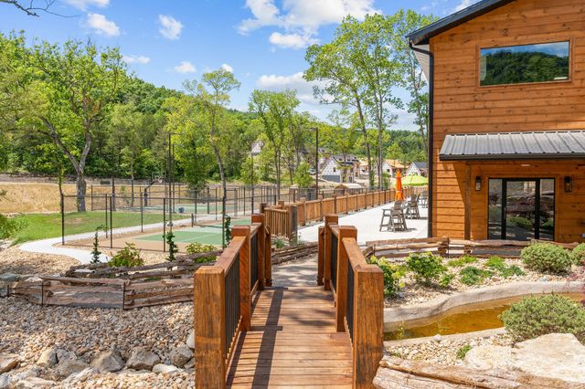 277 Meadow Spring Way, Hollister, MO 65672