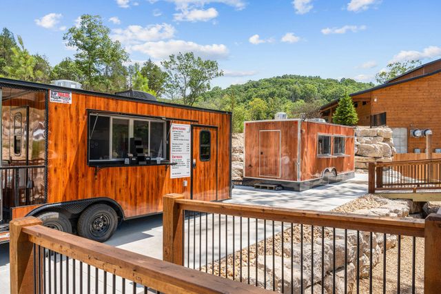 277 Meadow Spring Way, Hollister, MO 65672