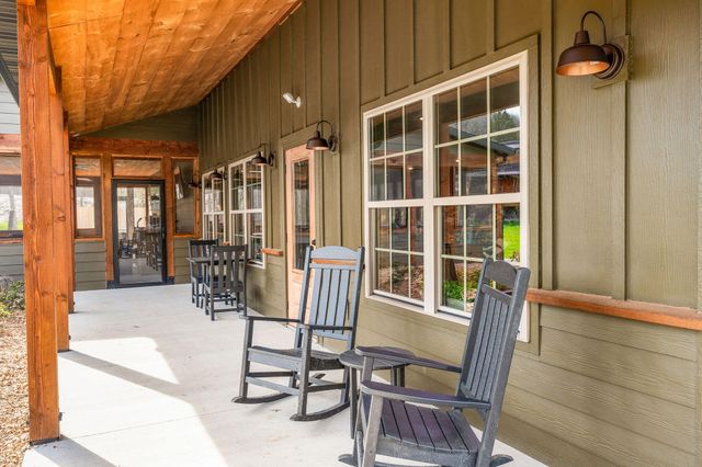 277 Meadow Spring Way, Hollister, MO 65672