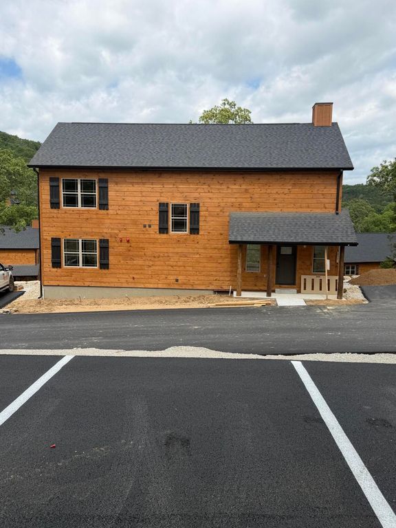 277 Meadow Spring Way, Hollister, MO 65672
