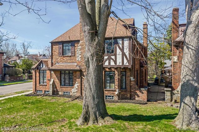 18001 Birchcrest Drive, Detroit, MI 48221