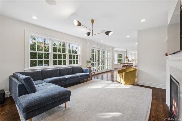 27 Kensington Road, Scarsdale, NY 10583