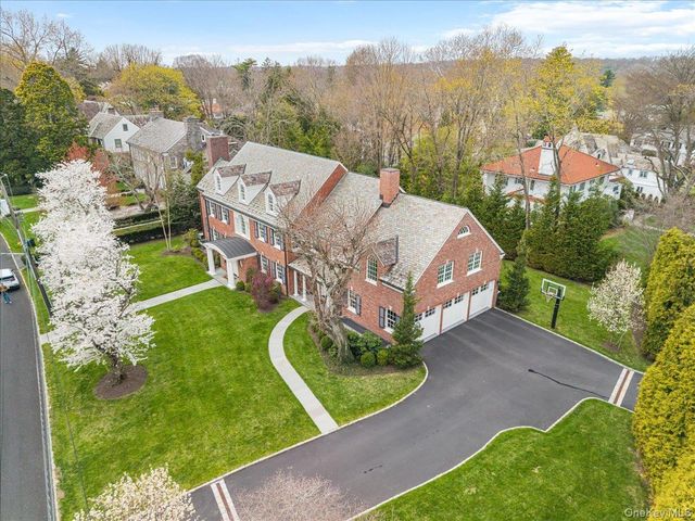 27 Kensington Road, Scarsdale, NY 10583