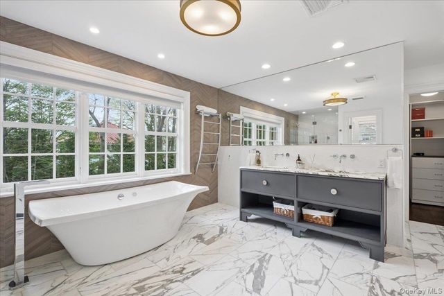27 Kensington Road, Scarsdale, NY 10583