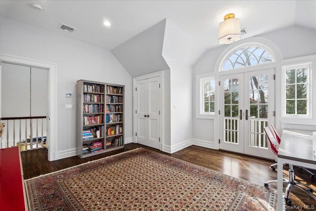 27 Kensington Road, Scarsdale, NY 10583