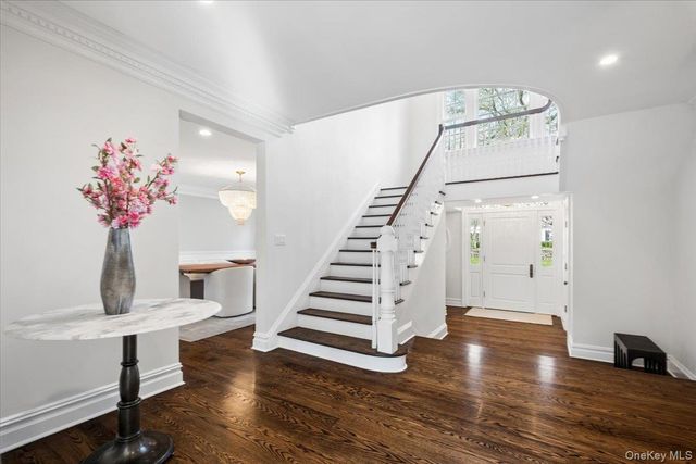 27 Kensington Road, Scarsdale, NY 10583