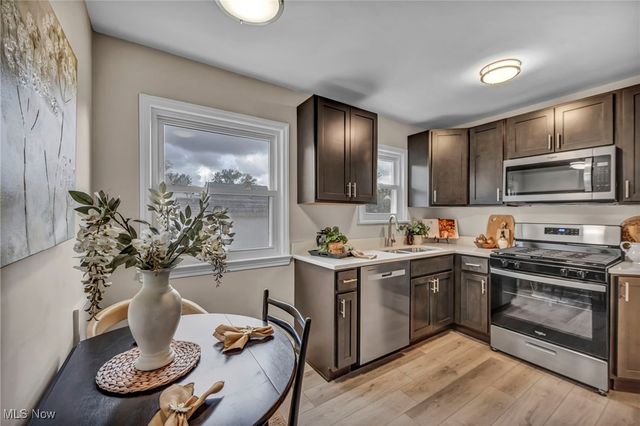 1560 Douglas Road, Wickliffe, OH 44092