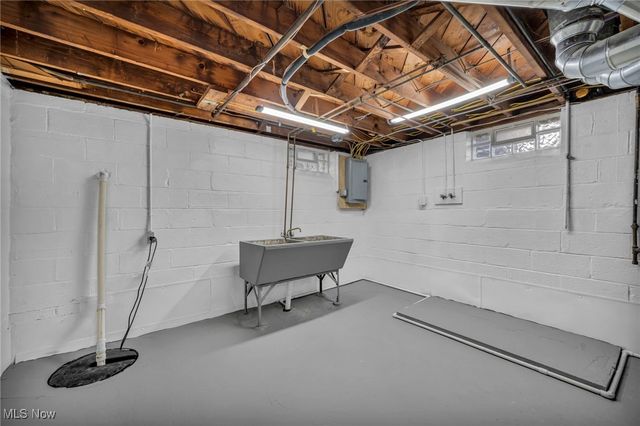 1560 Douglas Road, Wickliffe, OH 44092