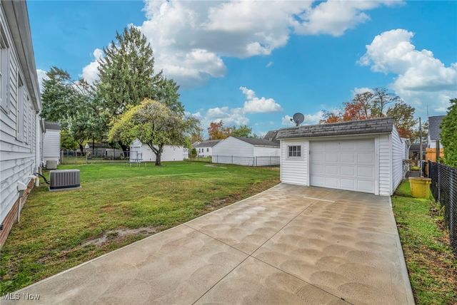 1560 Douglas Road, Wickliffe, OH 44092