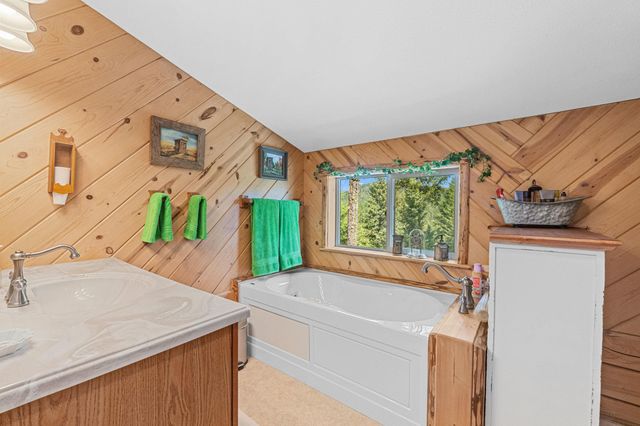 961 Seigel Hill Rd, Colville, WA 99114