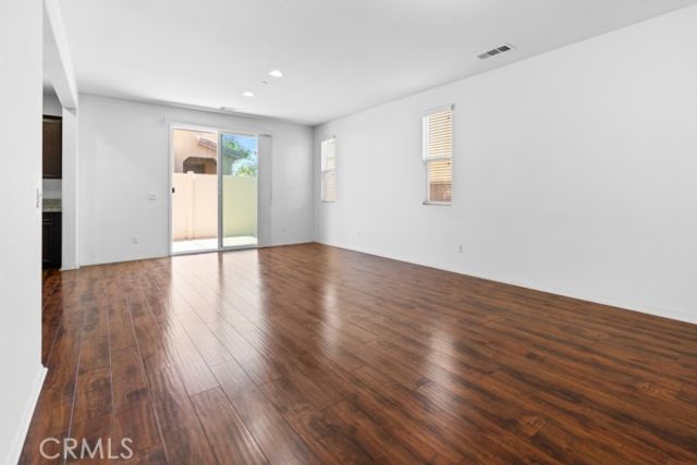 7076 Luminaire Court, Eastvale, CA 92880