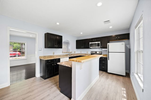 1804 Stewart Drive, Arlington, TX 76013