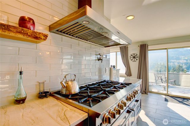 18064 Mariposa Lane, Mount Vernon, WA 98274