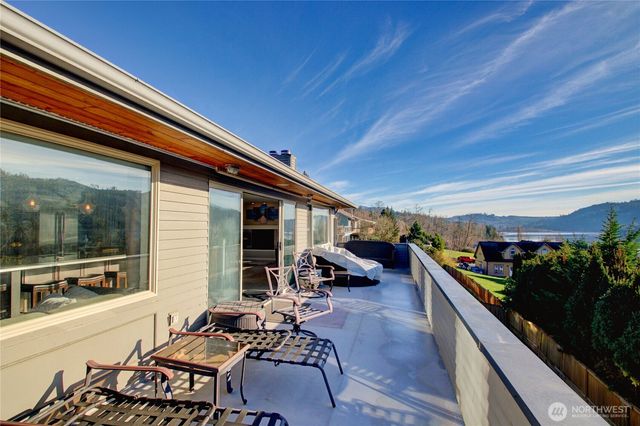 18064 Mariposa Lane, Mount Vernon, WA 98274