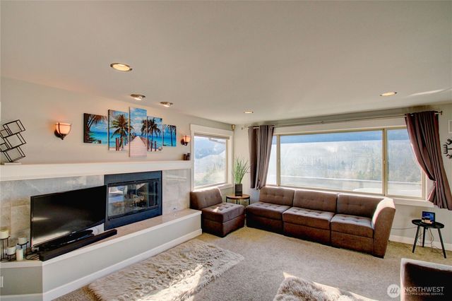 18064 Mariposa Lane, Mount Vernon, WA 98274