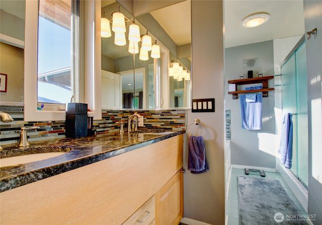 18064 Mariposa Lane, Mount Vernon, WA 98274