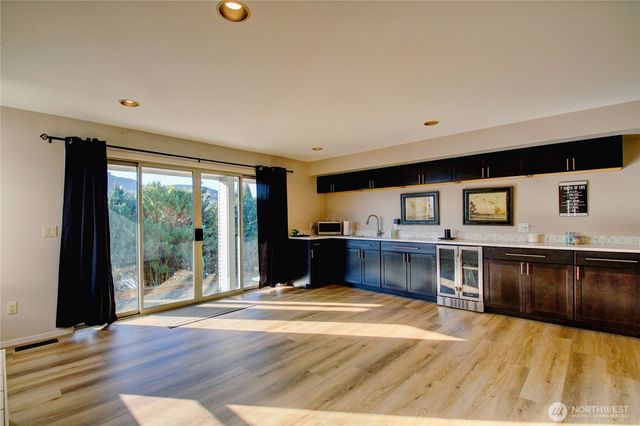 18064 Mariposa Lane, Mount Vernon, WA 98274