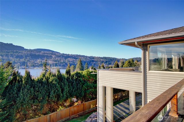 18064 Mariposa Lane, Mount Vernon, WA 98274