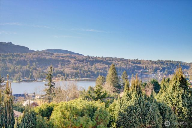 18064 Mariposa Lane, Mount Vernon, WA 98274