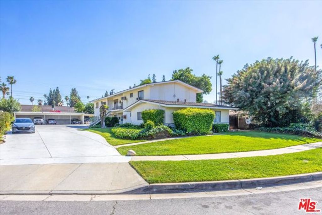 32 N San Mateo Street, Redlands, CA 92373