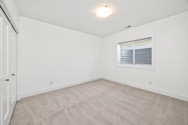 11128 Westport Drive, West Des Moines, IA 50266